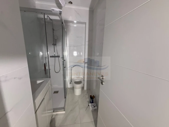 Apartamento T4 para Venda em Águas Livres Foto 8