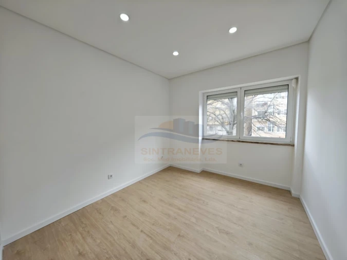 Apartamento T2 para Venda em Mina de Água Foto 3