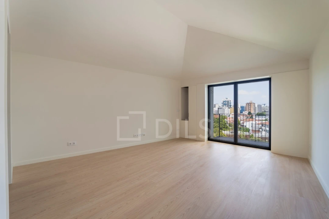 Apartamento T2 para Venda em Lordelo do Ouro e Massarelos Foto 1