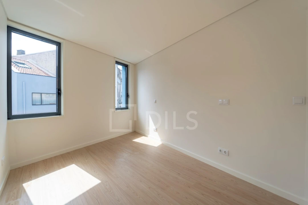 Apartamento T2 para Venda em Lordelo do Ouro e Massarelos Foto 4