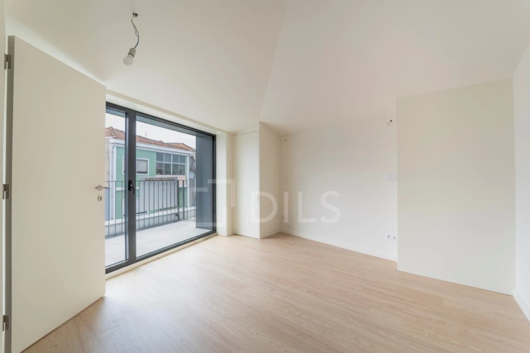 Apartamento T2 para Venda em Lordelo do Ouro e Massarelos Foto 9