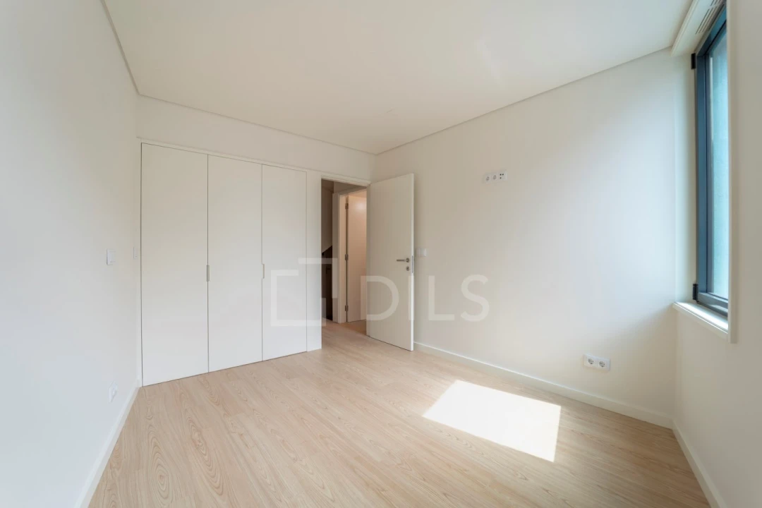 Apartamento T2 para Venda em Lordelo do Ouro e Massarelos Foto 16