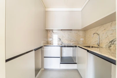 Apartamento T2 para Venda em Lordelo do Ouro e Massarelos