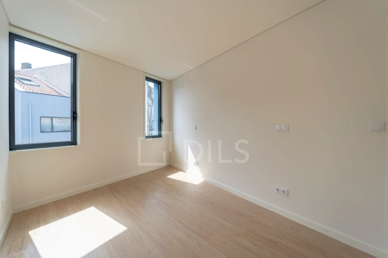 Apartamento T2 para Venda em Lordelo do Ouro e Massarelos Foto 4