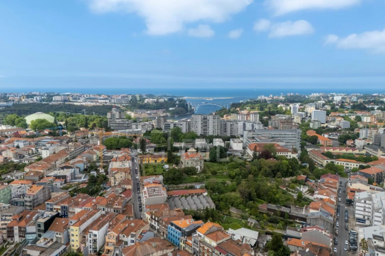 Apartamento T2 para Venda em Lordelo do Ouro e Massarelos Foto 33