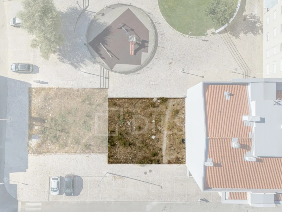 Prédio para Venda em Palhais e Coina Foto 1