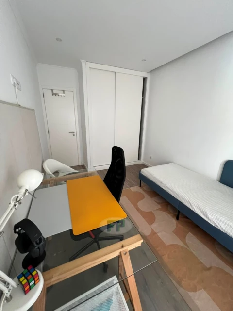 Apartamento T2 para Arrendamento em Penha de França