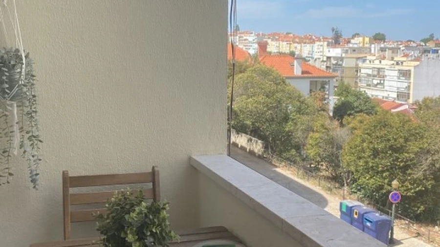Apartamento T2 para Arrendamento em Penha de França