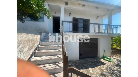 Moradia T4 para Venda em Santa Valha