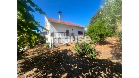 Moradia T4 para Venda em Santa Valha