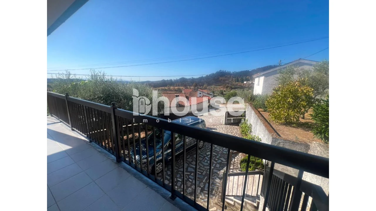 Moradia T4 para Venda em Santa Valha Foto 36