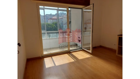 Apartamento T1 para Venda em Águas Livres