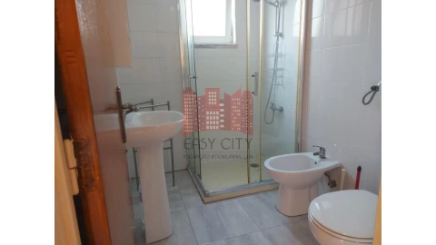 Apartamento T1 para Venda em Águas Livres