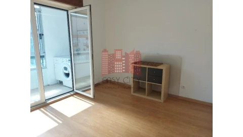 Apartamento T1 para Venda em Águas Livres
