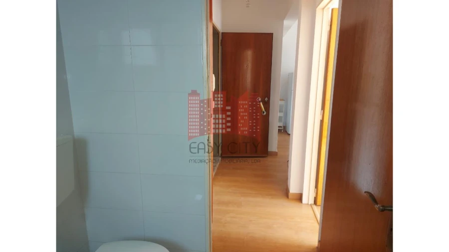 Apartamento T1 para Venda em Águas Livres Foto 8