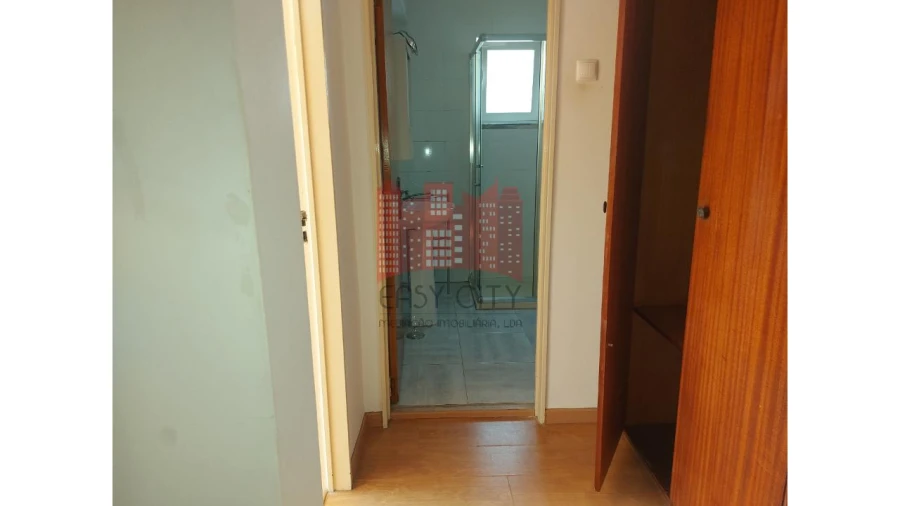 Apartamento T1 para Venda em Águas Livres Foto 10