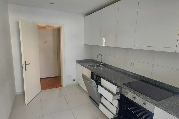Apartamento T3 para Venda em Ramalde Foto 7