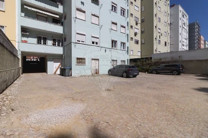 Garagem para Venda em Alvalade