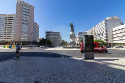 Garagem para Venda em Alvalade