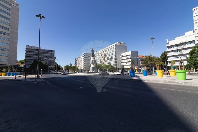 Garagem para Venda em Alvalade Foto 8