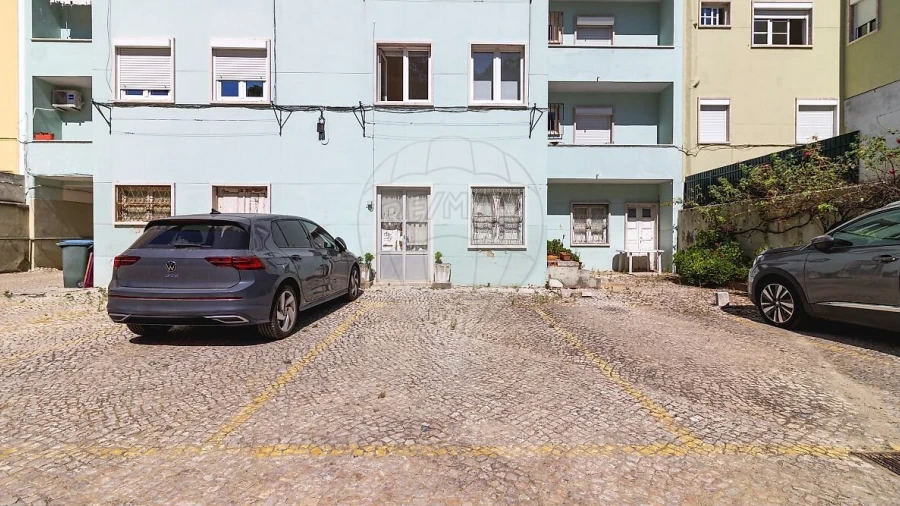 Garagem para Venda em Alvalade
