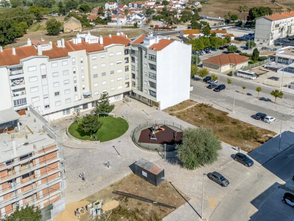 Prédio para Venda em Palhais e Coina Foto 5