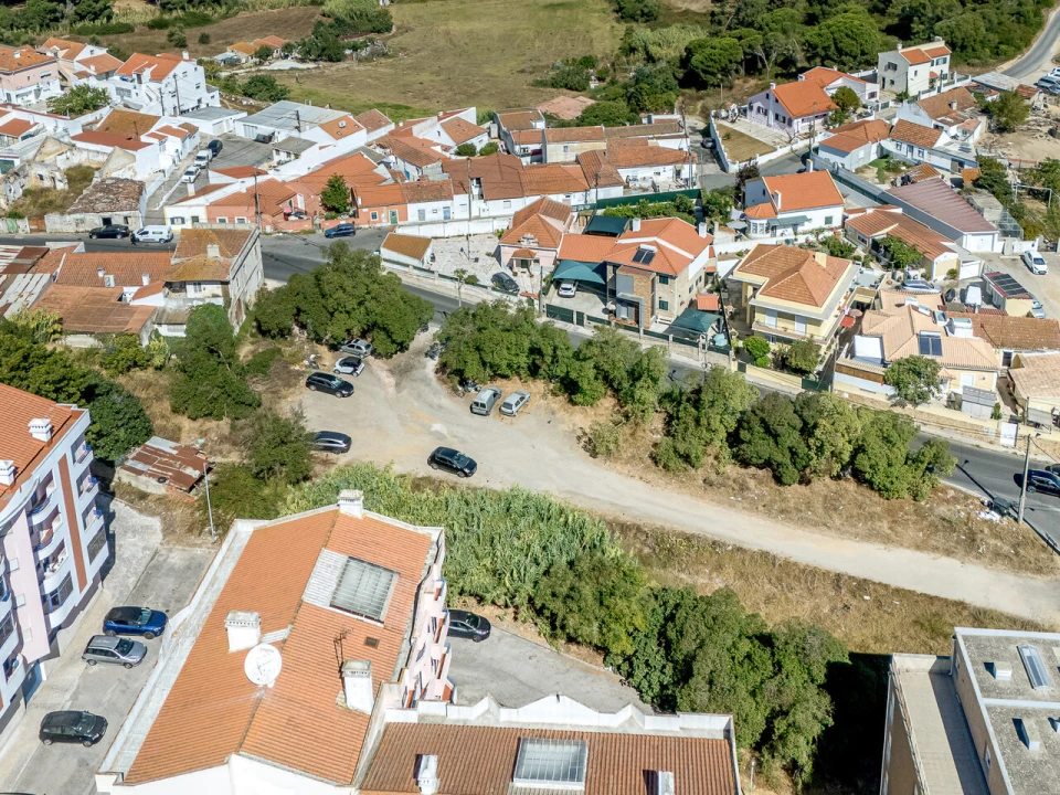 Prédio para Venda em Charneca de Caparica e Sobreda Foto 11