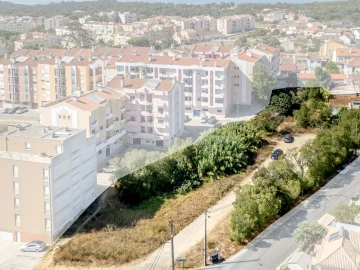 Prédio para Venda em Charneca de Caparica e Sobreda