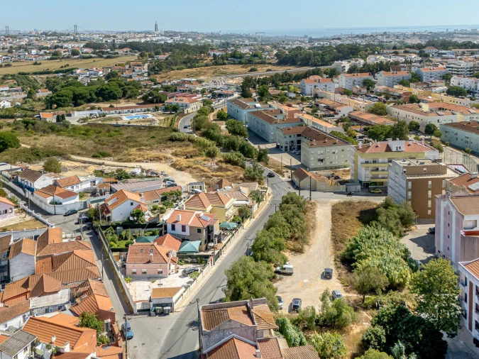 Prédio para Venda em Charneca de Caparica e Sobreda Foto 3