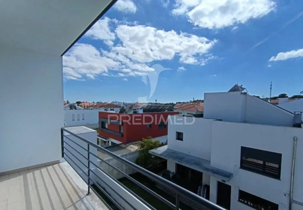 Moradia T5 para Venda em Laranjeiro e Feijó Foto 29