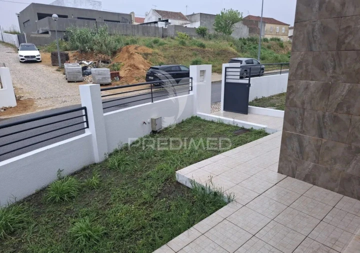 Moradia T5 para Venda em Laranjeiro e Feijó Foto 12