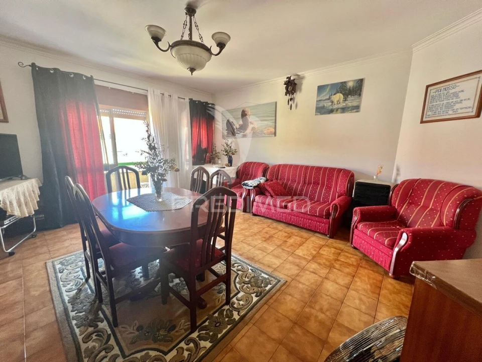 Apartamento T2 para Venda em Vialonga Foto 2