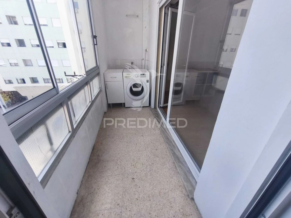 Apartamento T1 para Venda em Águas Livres Foto 4