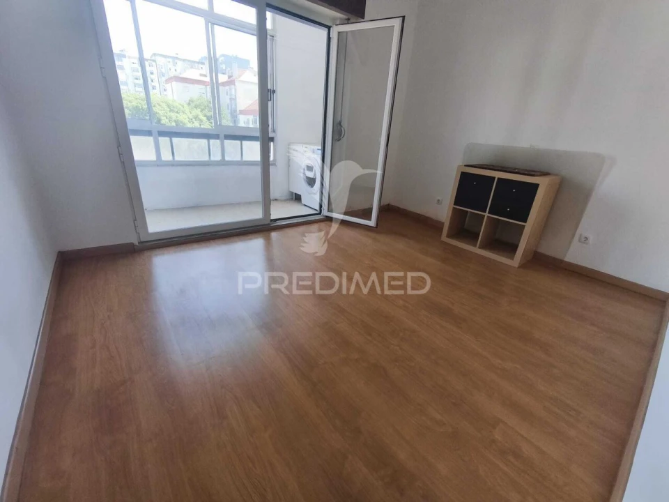 Apartamento T1 para Venda em Águas Livres Foto 3