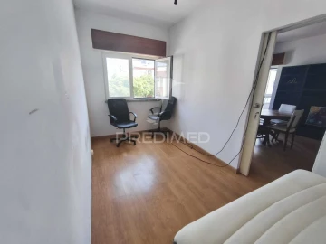 Apartamento T1 para Venda em Águas Livres