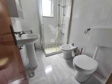 Apartamento T1 para Venda em Águas Livres