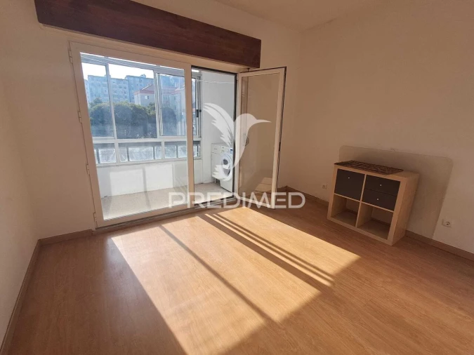 Apartamento T1 para Venda em Águas Livres Foto 5