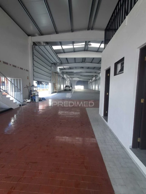 Armazém para Arrendamento em Batalha