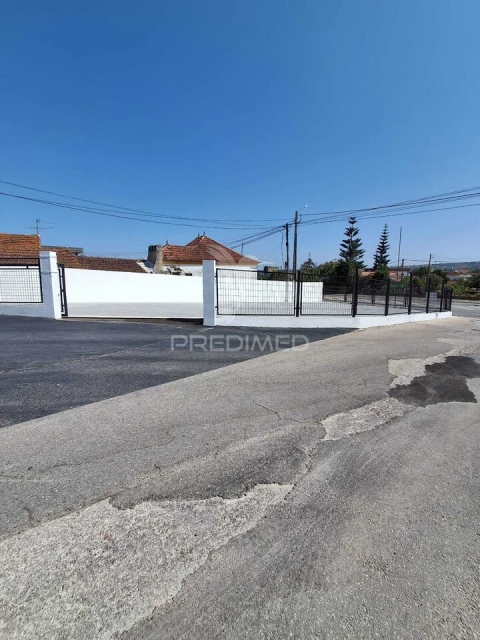 Armazém para Arrendamento em Batalha