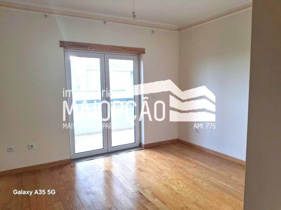 Apartamento T6 para Venda em Guarda Foto 16