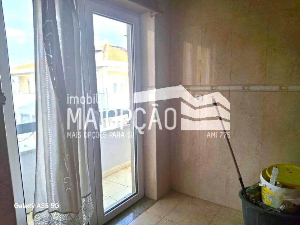Apartamento T6 para Venda em Guarda Foto 9