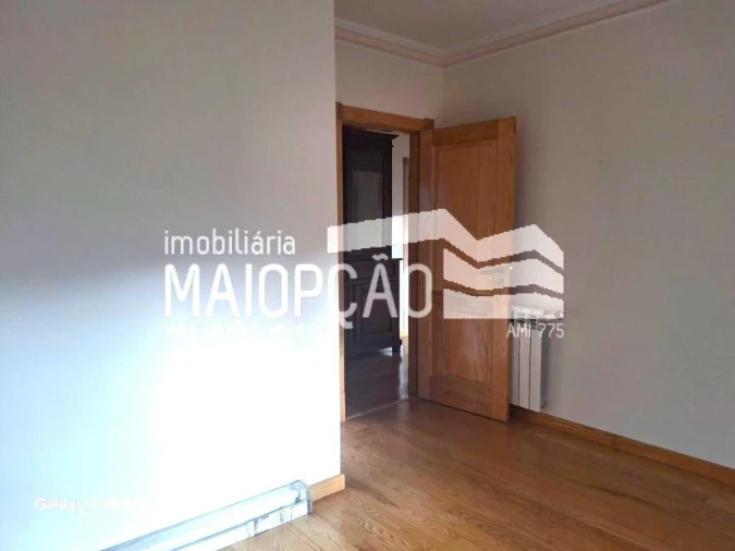 Apartamento T6 para Venda em Guarda Foto 12