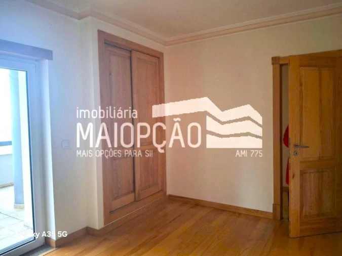 Apartamento T6 para Venda em Guarda Foto 3