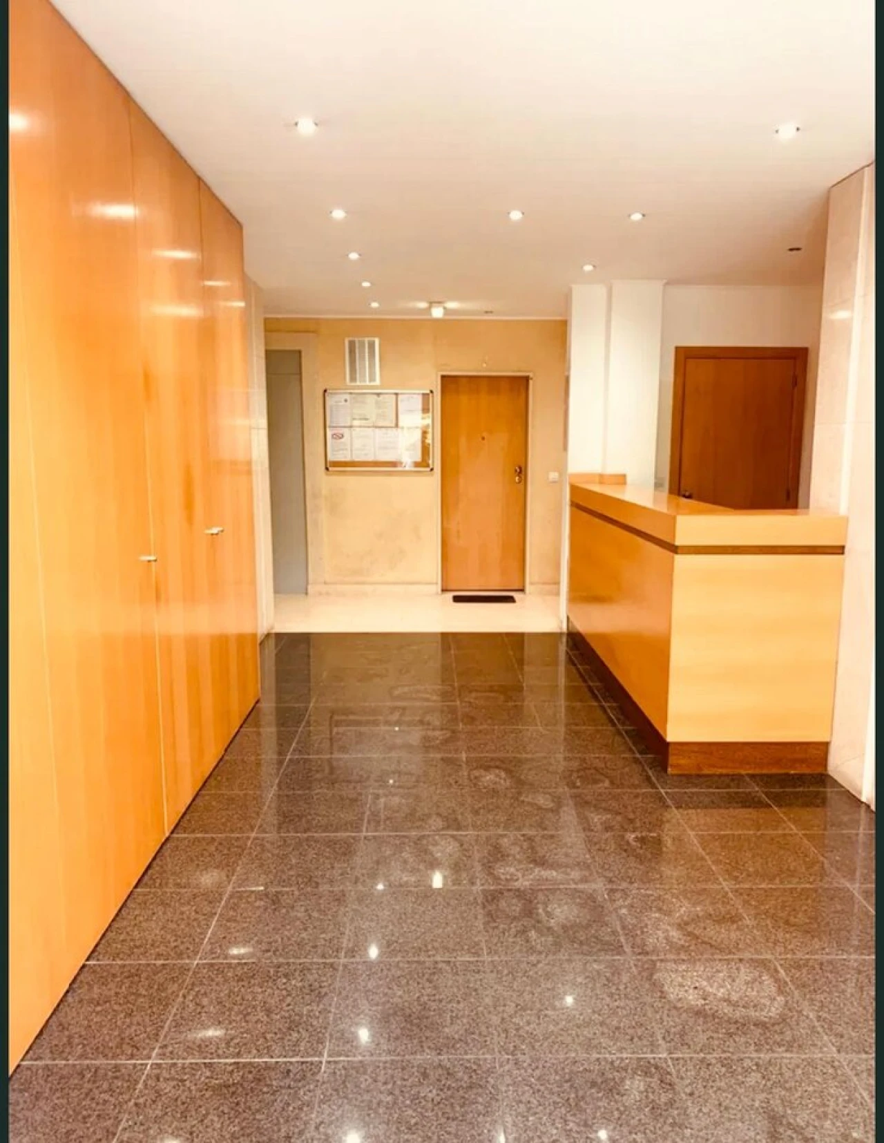 Apartamento T2 para Venda em Portimão Foto 2