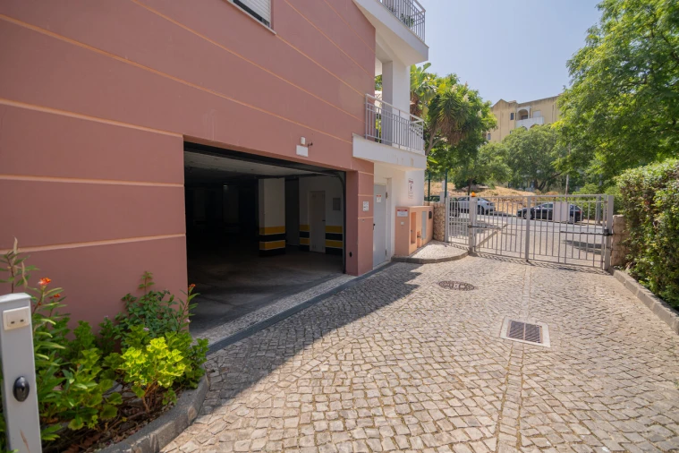 Apartamento T1 para Venda em Portimão Foto 4