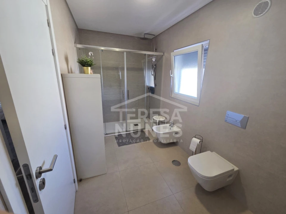 Moradia T3 para Venda em Quinta do Conde Foto 16