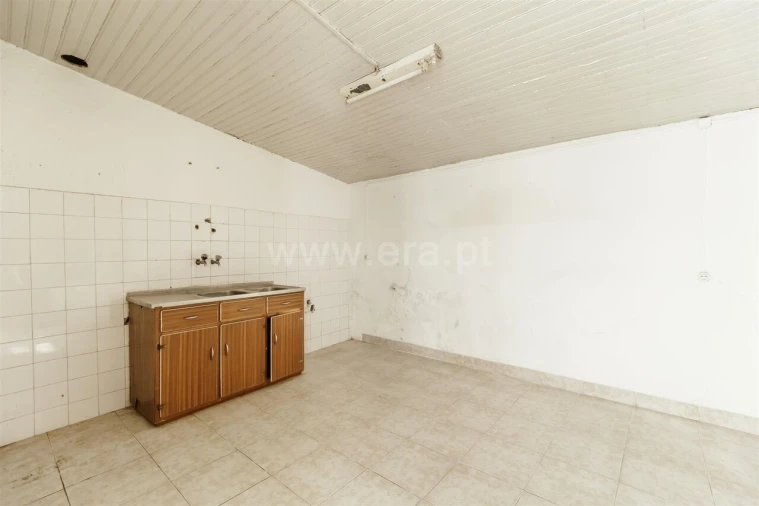 Prédio para Venda em Tortosendo Foto 5