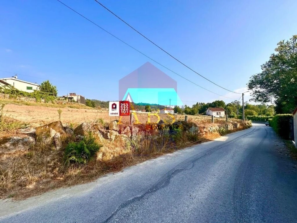 Terreno para Venda em Torre e Portela Foto 1
