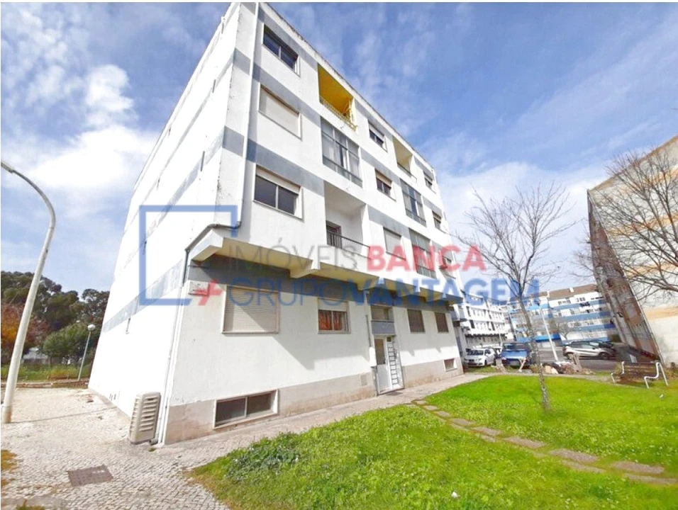 Apartamento T3 para Venda em Baixa da Banheira e Vale da Amoreira Foto 1