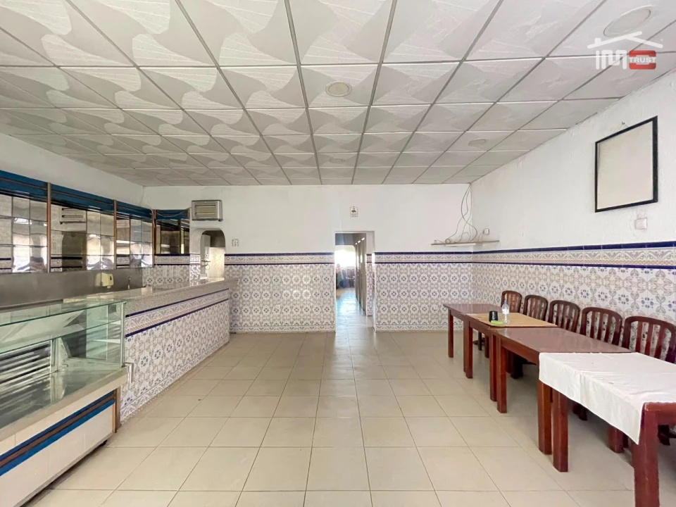 Negócio para Venda em Sarilhos Grandes Foto 1